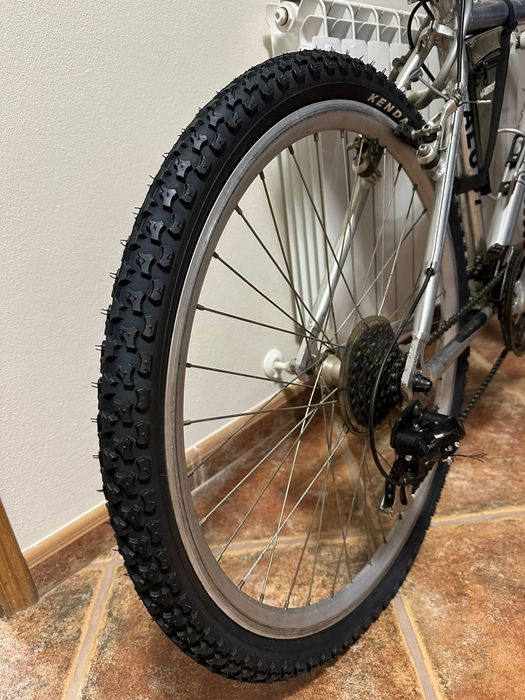 Bicicleta de alumínio