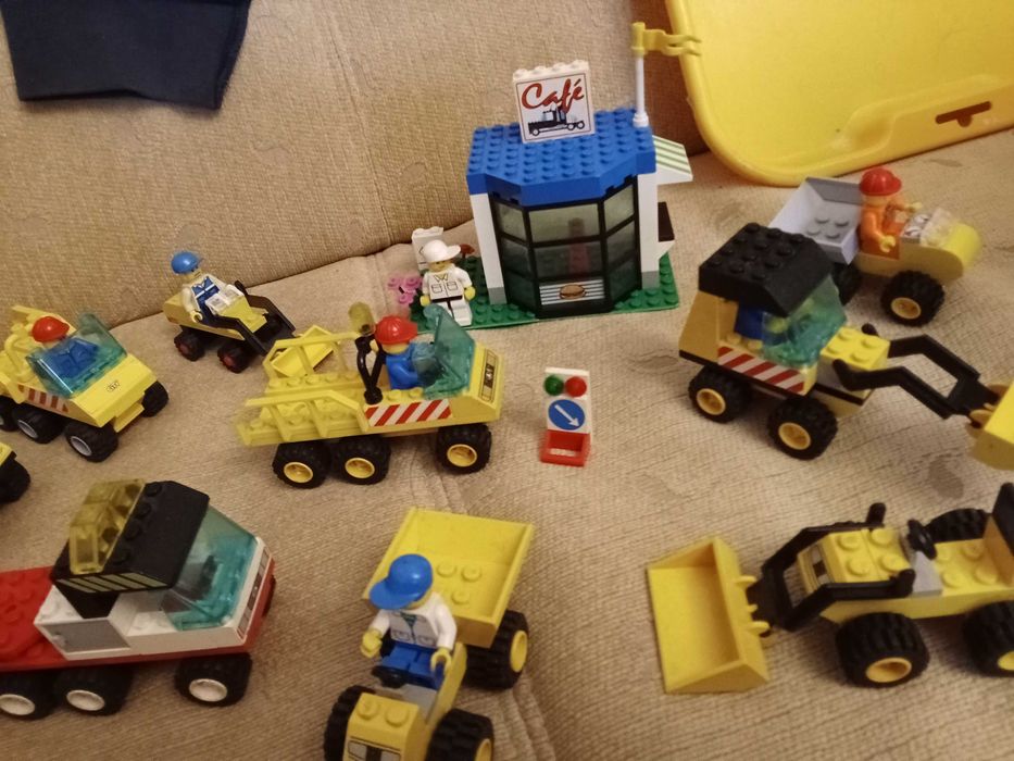 LEGO town lata 90 construction pojazdy budowlane i cafe dla kierowców