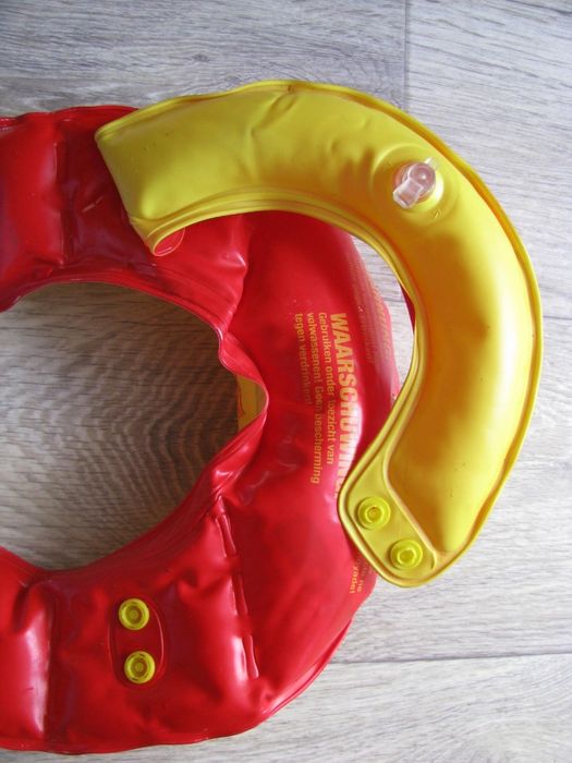 Детский плавательный жилет Starfish (Швейцария ) 18-25 кг (4-6 лет)