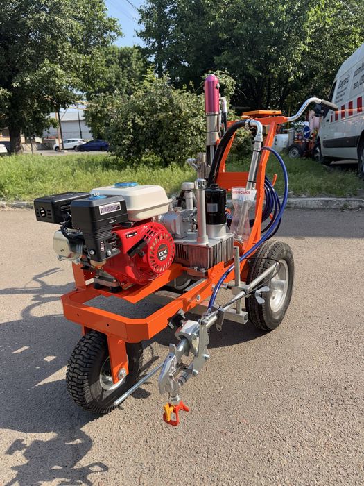 Машина для розмітки доріг ( graco hoffman)