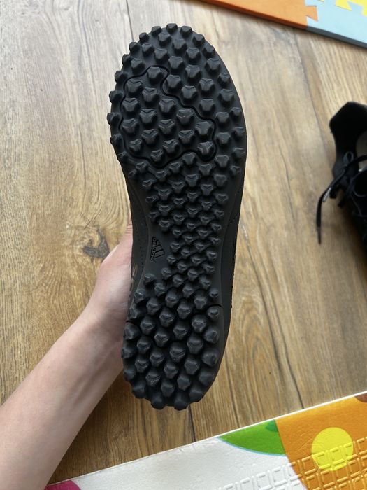 Сороконожки  Adidas 40,5