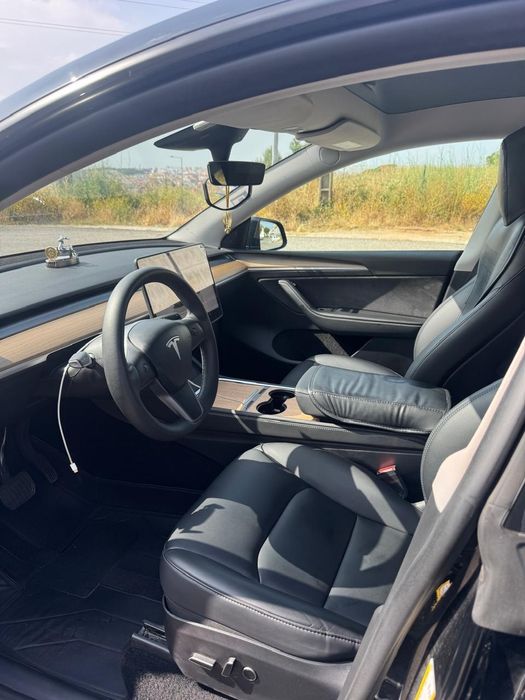 Tesla model y standard range