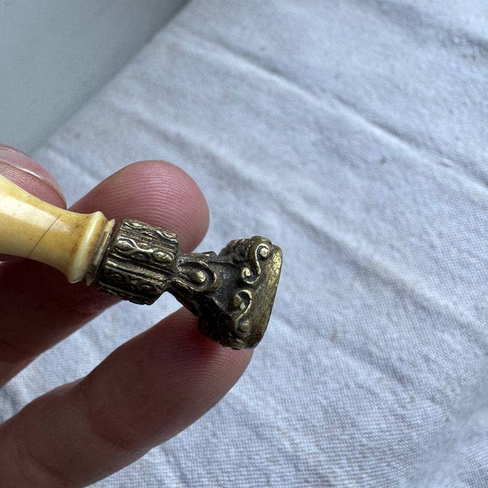 Stara pieczęć lakowa stępel inicjały E.D. XIX wiek