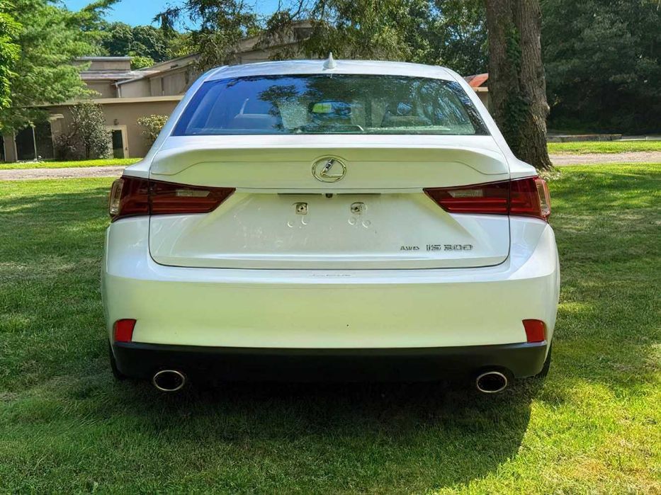 Lexus IS 300      2016