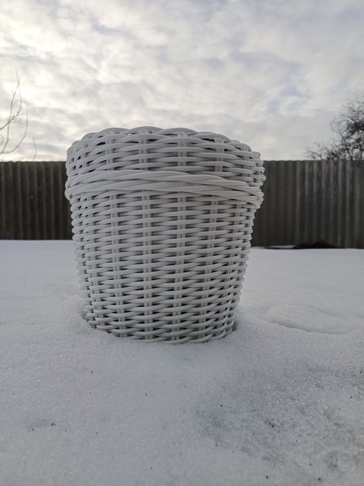 Кашпо з ротангу для квітів,   об'єм  10л.