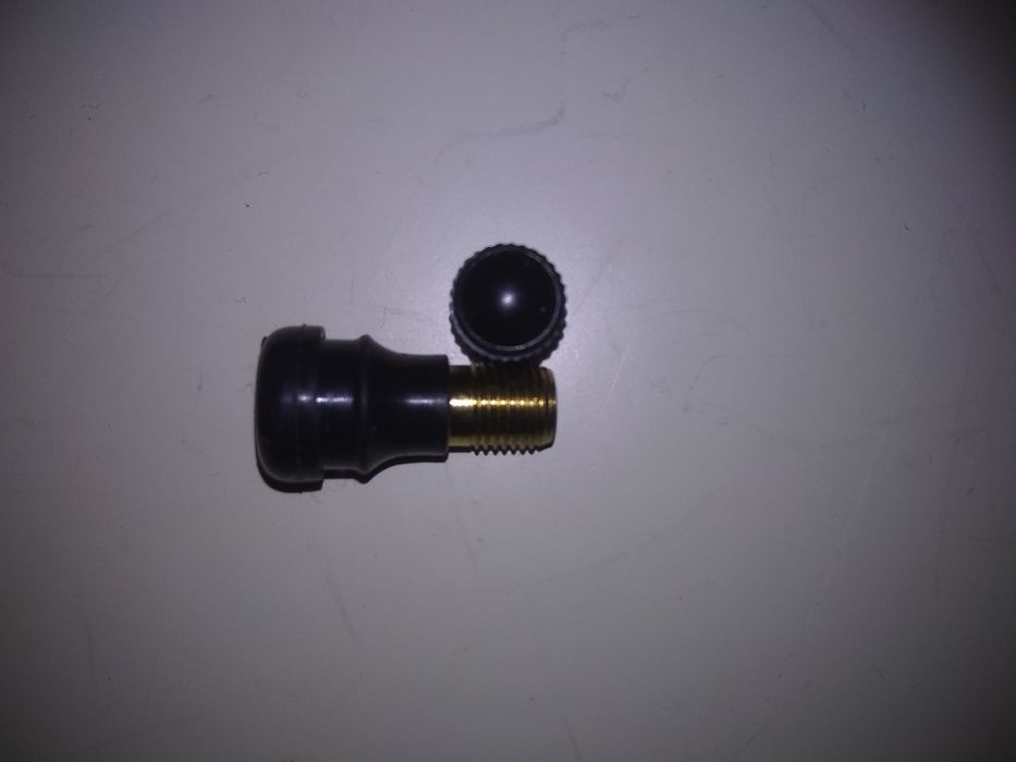 Штуцер вентиль сосок клапан колеса  безкамерної шини електросамокату