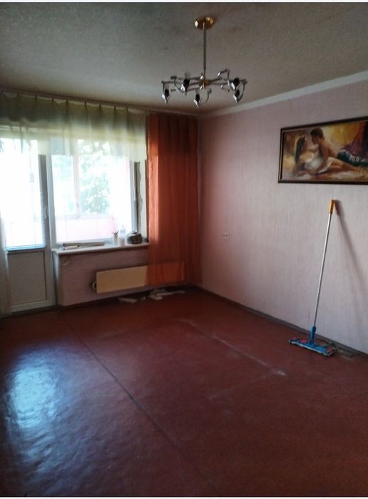 Продам 2 кімнати в трикімнатній. Терміново!