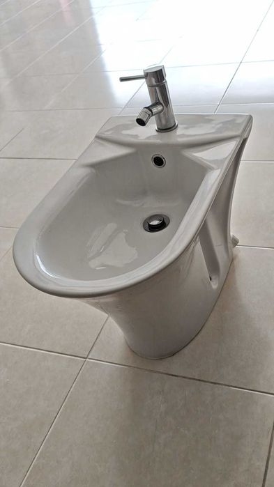 Bidé Sanidusa + torneira