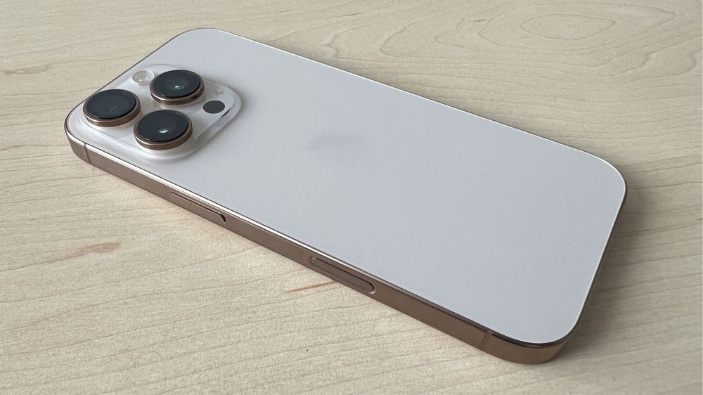 iPhone 16 Pro 256 na gwarancji