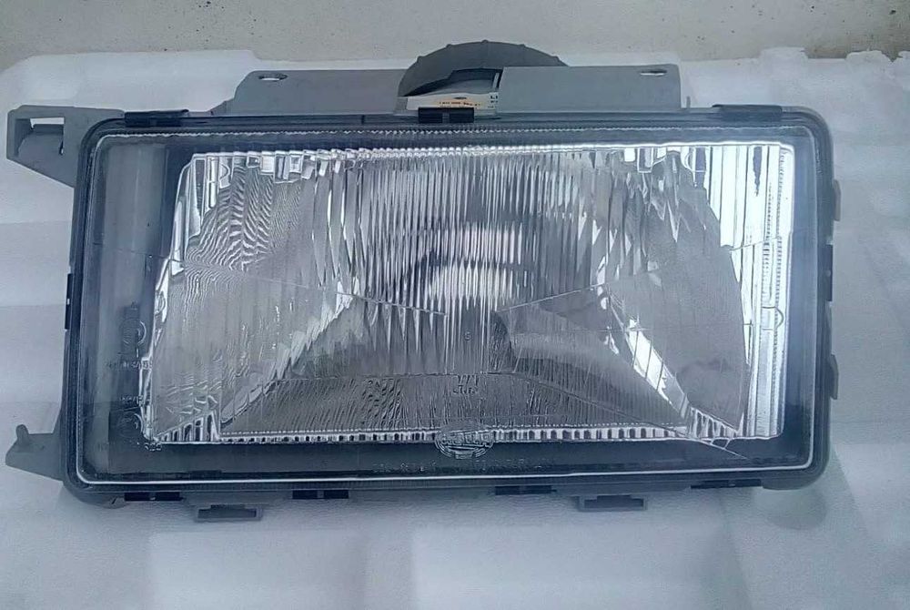 Farol para Volvo - modelo 440  (1 par novo)