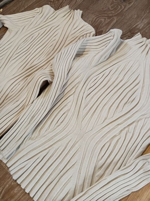 Продам теплу кофтину