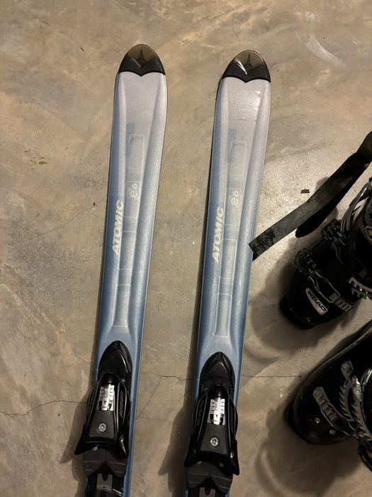 Esquis atomic e botas