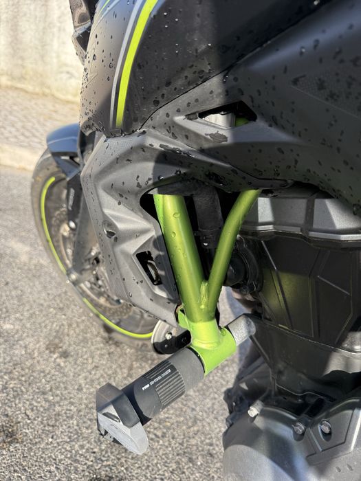 Kawasaki Z650 como nova