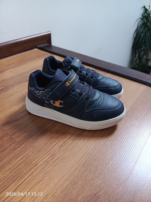 Adidasy snakersy chłopięce Championa 32