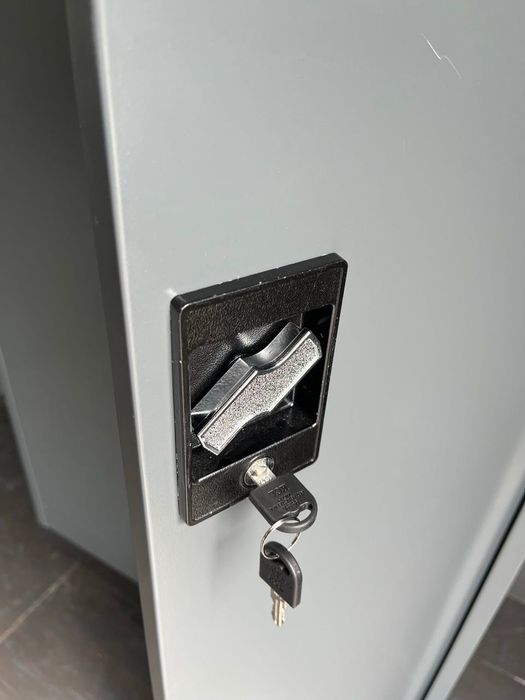 szafa na dokumenty metalowa do biura piwnicy warsztatu zaplecze