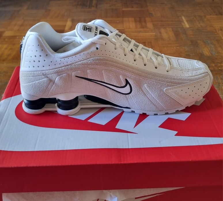 Ténis Nike Shox R4 Branco/Preto - Novos na Caixa (Tam 42)