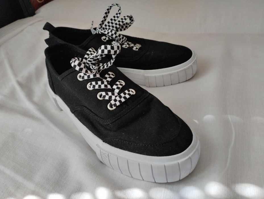 Nowe trampki w rozmiarze 37