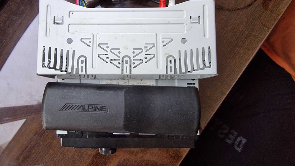 Alpine UTE 72BT c/ novo ligação Bluetooth e USB
