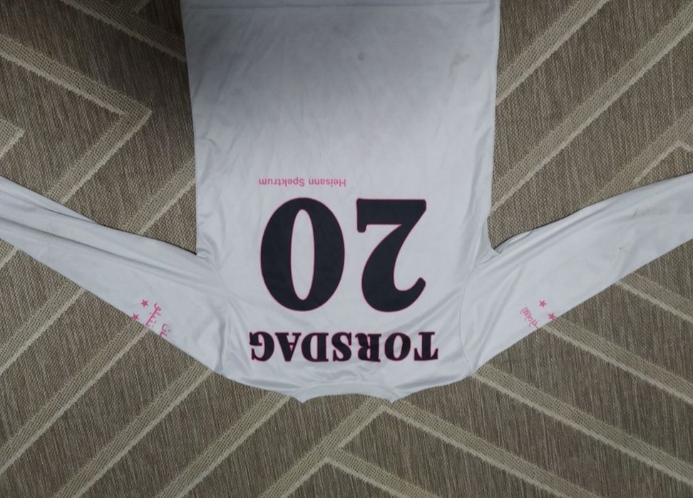 Продаю футбольні футболку з рукавом