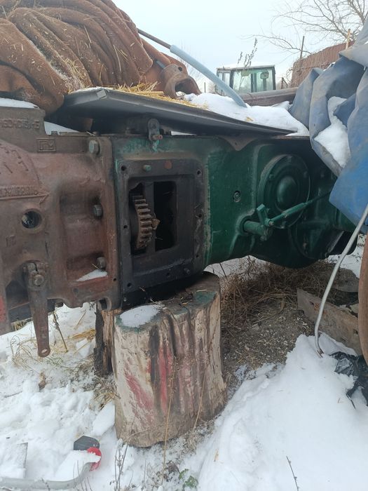 Продам задній міст від ЮМЗ в зборі,знаходеться в Запоріжжі.