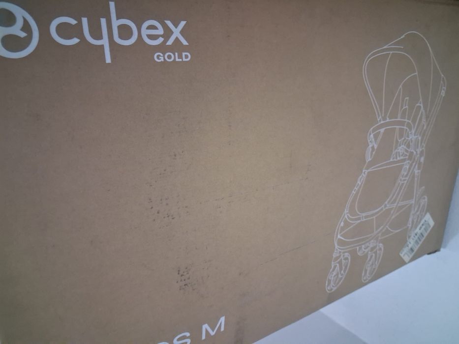Carrinho de bebé e ovo Cybex