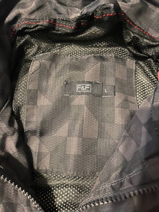 Мужская фирменная ветровка