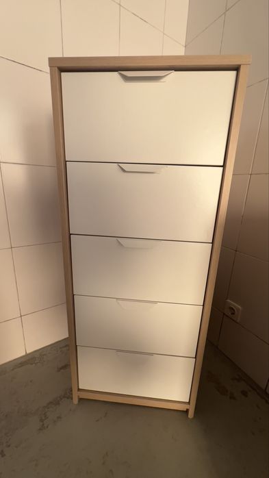 Vendo movel com gabetas , em bom estado