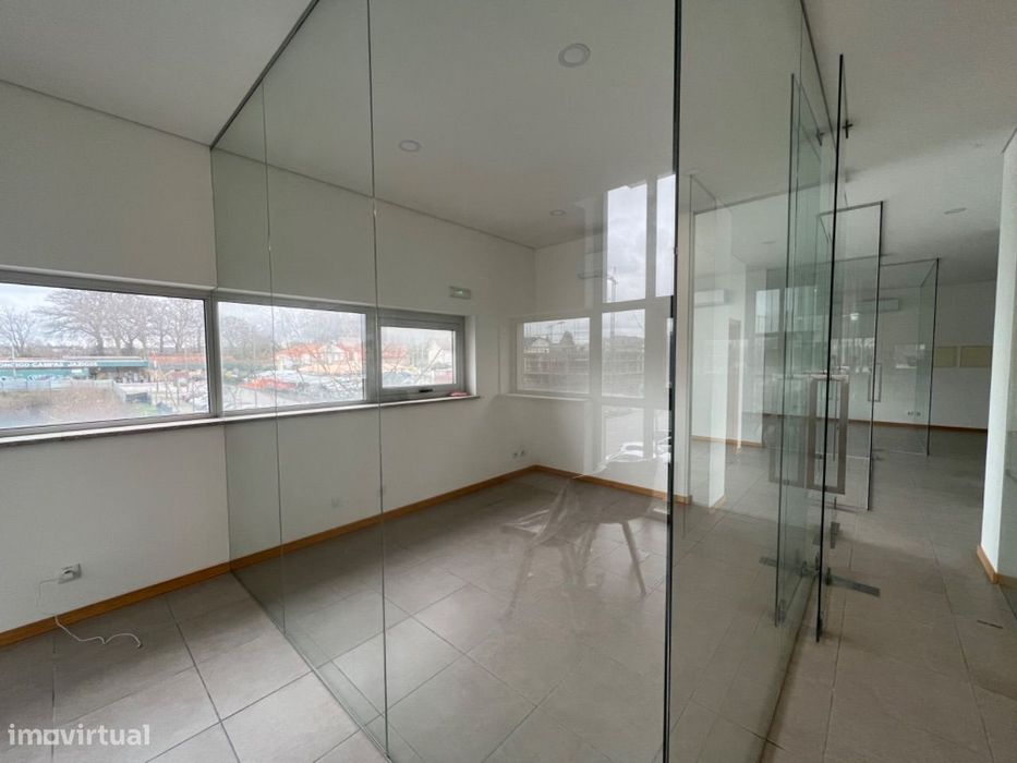 Coworking [Prof.Liberais, Adm]-Gabinetes/Salas para arrendar em Viseu