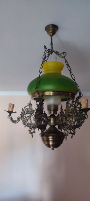 Candeeiros de sala lindos de bronze em óptimo estado