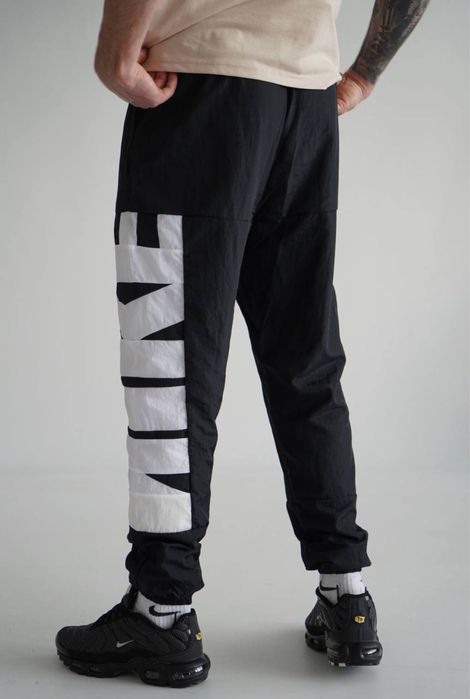 Штани Nike нейлон