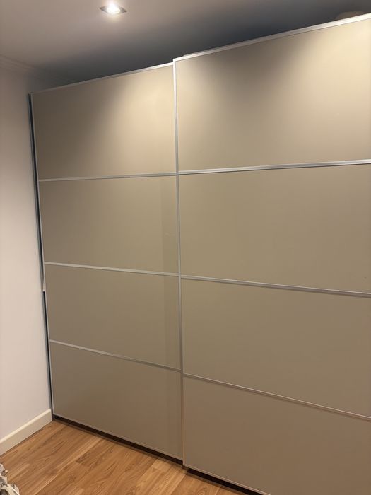 Roupeiro IKEA modelo PAX