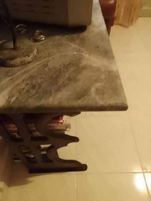 Móvel muito antigo em óptimo estado