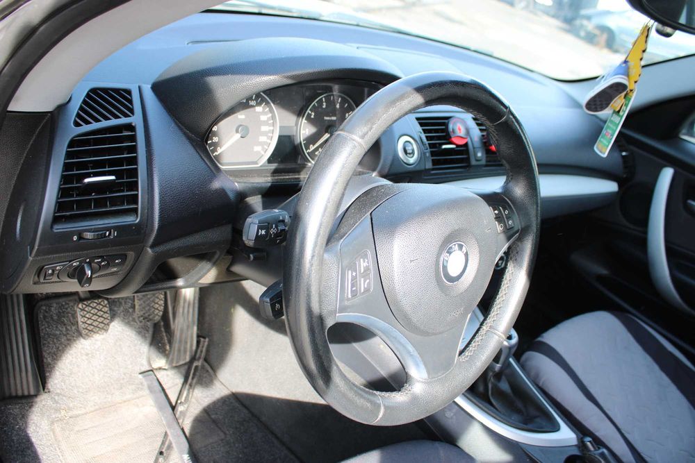 BMW Seria 1 E81 116i Maska Drzwi Klapa 354
