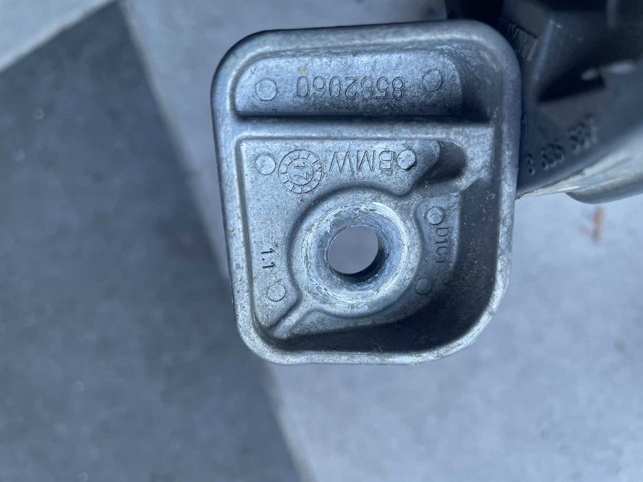 Кронштейн глушителя 18308593696  BMW X3 G01  18308632096