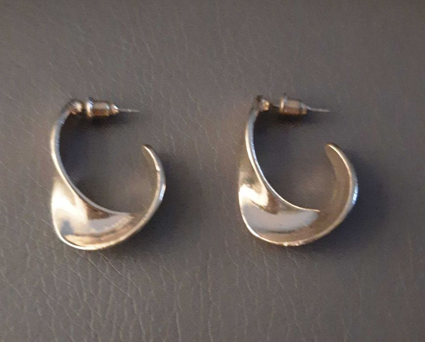 Zlote kola owalne zagiete yes stal chirurgiczna pozlacane duze zawijak