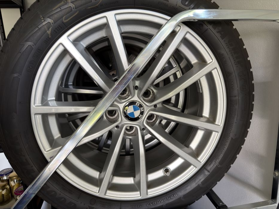 Koła zimowe do BMW 3 4 g20 g21 g22 225/50 R17 DOT3723 RunFlat * ho