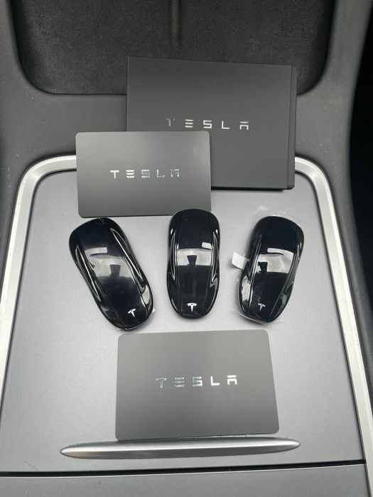 Ключ-карта Tesla | Оригінал (нова) | Model 3/Y/S/X | ОЛХ-Доставка