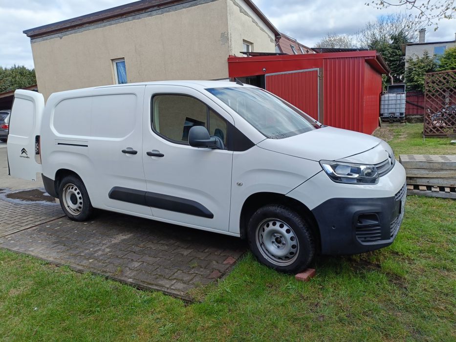 Citroen Berlingo long maxi uszkodzony silnik  ciężarowy