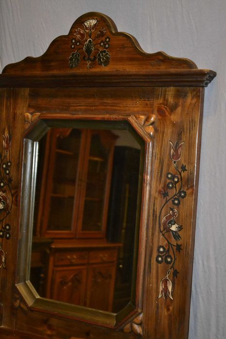 szafka z lustrem . ręcznie malowana