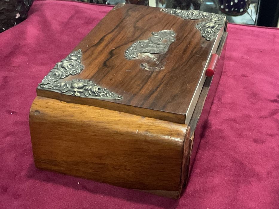 Caixa joias vintage com metal forrada peça inglesa 20x11x6,5 cm