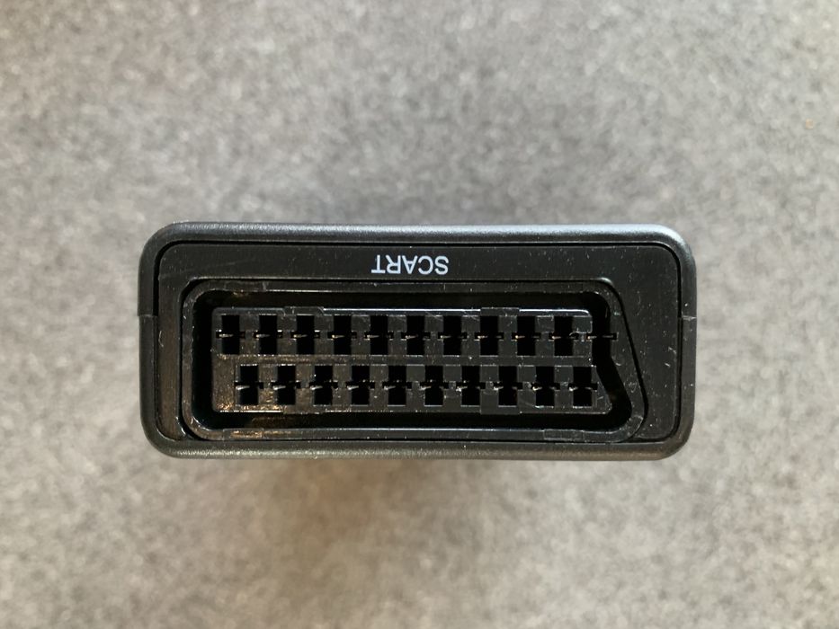 Konwerter sygnału cyfrowego HDMI / MHL na analogowy SCART