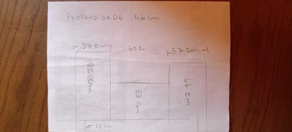 Móvel antigo, ótimo estado.