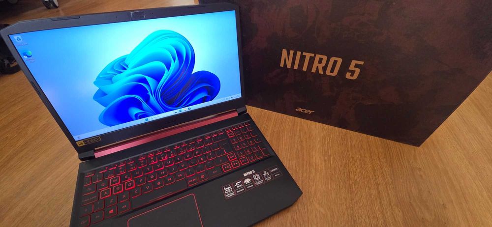 Acer Nitro 5 Intel Core i7, 32GB RAM, 3 Discos SSD 1TB/cada (como novo)