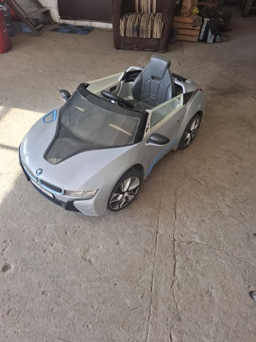 samochód elektryczny bmw i8