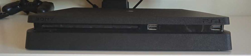 Vendo PlayStation 4 como nova