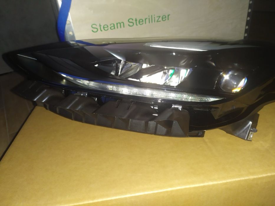 Фара Tesla Model 3 MY 2020-2024 лінза оригінал права та ліва