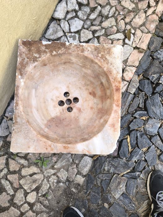 Lavaloiças de marmore
