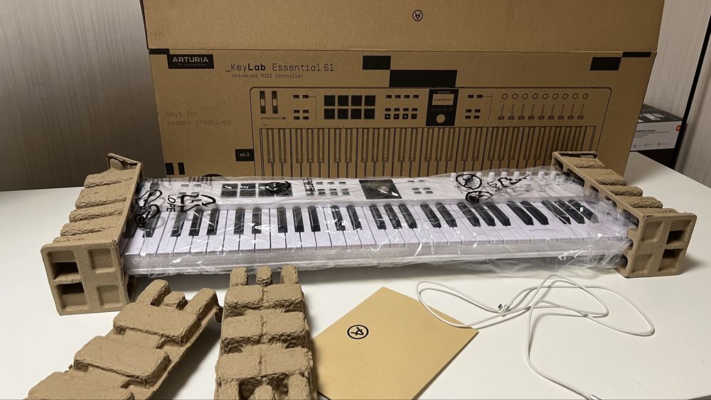 Міді клавіатура Arturia KeyLab Essential 61 Mark 3