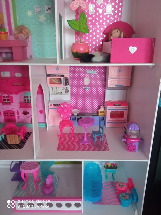 Duży domek dla lalek