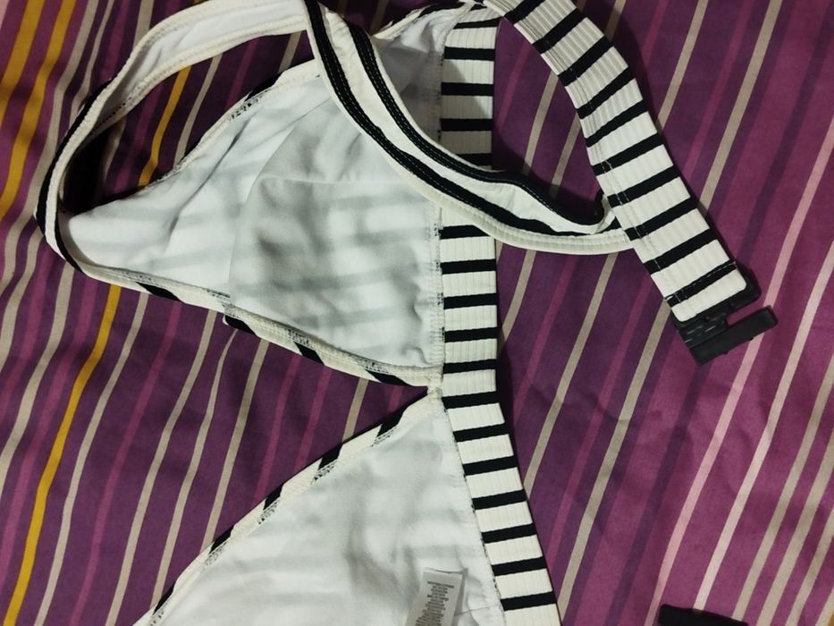 Nowy stanik biały w czarne paski góra kostiumu do opalania Primark 44